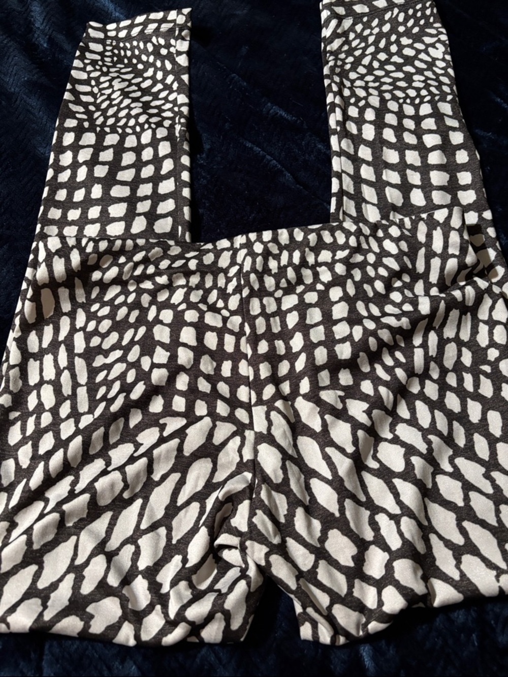 Women’ Black & White Patterned Leggings Nally & Millie